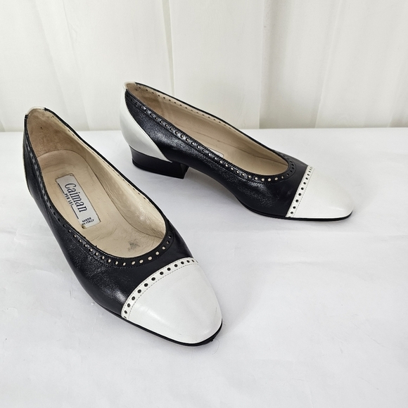 Caiman Shoes - Caiman Leather Wingtip Perforated Pumps Black and White Shoes 36